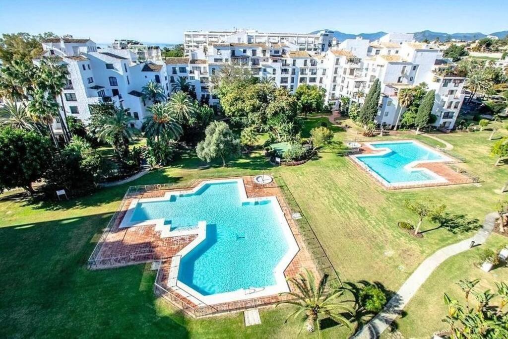 Caprichoso apartamento en el corazon de Puerto Banus Marbella Exterior foto