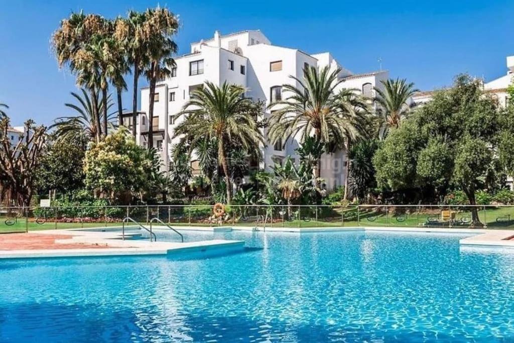 Caprichoso apartamento en el corazon de Puerto Banus Marbella Exterior foto